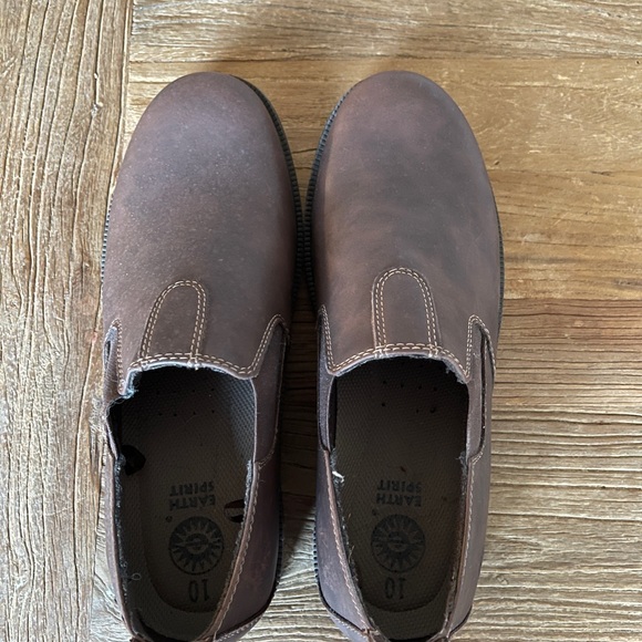 SOLD. Men's Size 10 Earth Spirit Slip On Shoe. Brown Leather. - Picture 2 of 5